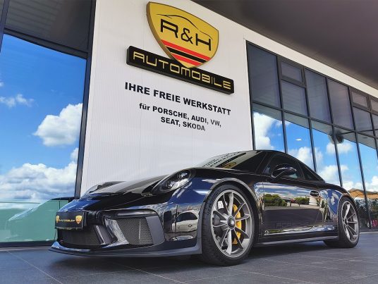 Porsche 911 GT3 touring bei R&H Automobile in 