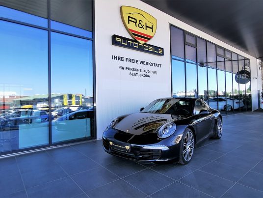 Porsche 911 Carrera Coupé Black Edition PDK bei R&H Automobile in 