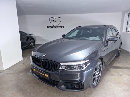 BMW 530d xDrive Touring Aut., M-Line, Head up, Pano, Vollausstattung, Top Zustand bei R&H Automobile in 