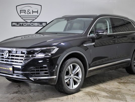 VW Touareg 4Motion V6 TDI SCR Elegance Aut., Pano, AHK, Virtuell bei R&H Automobile in 
