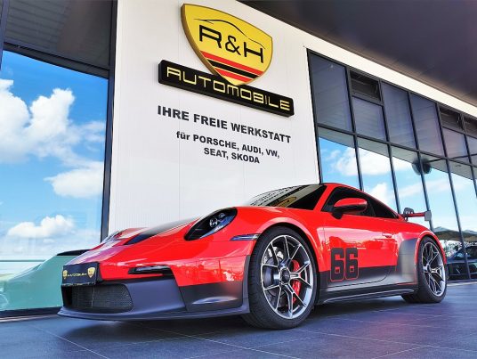 Porsche 911 Carrera Coupe GT3 PDK bei R&H Automobile in 